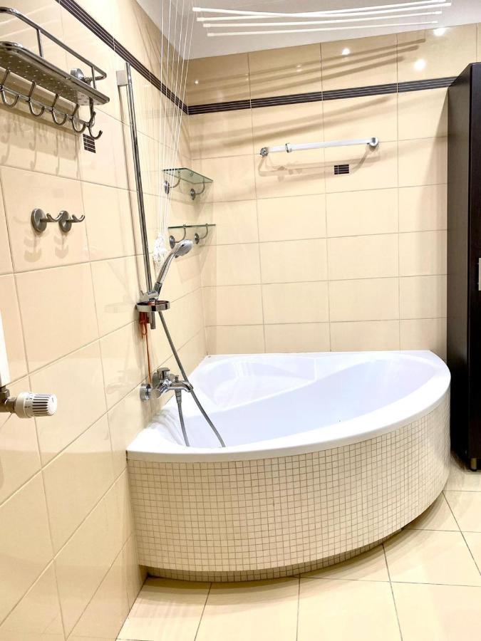 Bezagenta 2 Bedroom With Balcony Fast Wifi/Free Underground Parking Warsawa Bagian luar foto