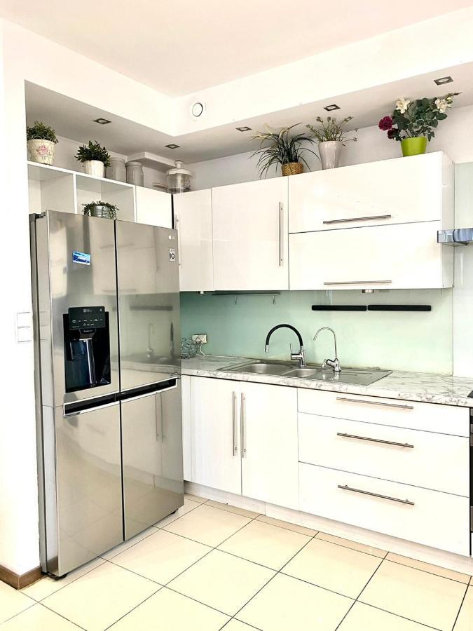 Bezagenta 2 Bedroom With Balcony Fast Wifi/Free Underground Parking Warsawa Bagian luar foto