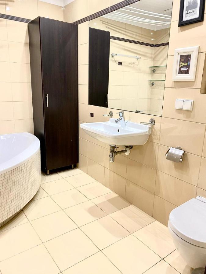 Bezagenta 2 Bedroom With Balcony Fast Wifi/Free Underground Parking Warsawa Bagian luar foto